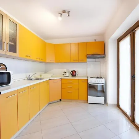 Mirasol Ii Apartment